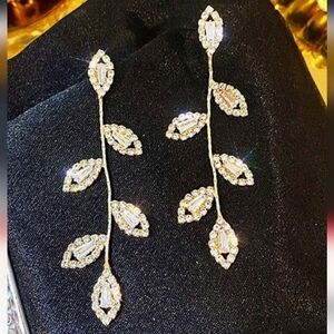 Kate Spade Small Leaves Dangling Earrings